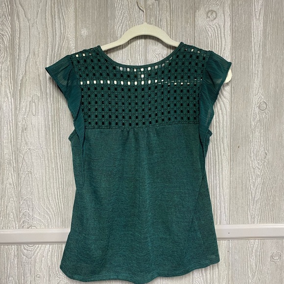 Green H & M Lace Top NWOT Size Small - Picture 2 of 3